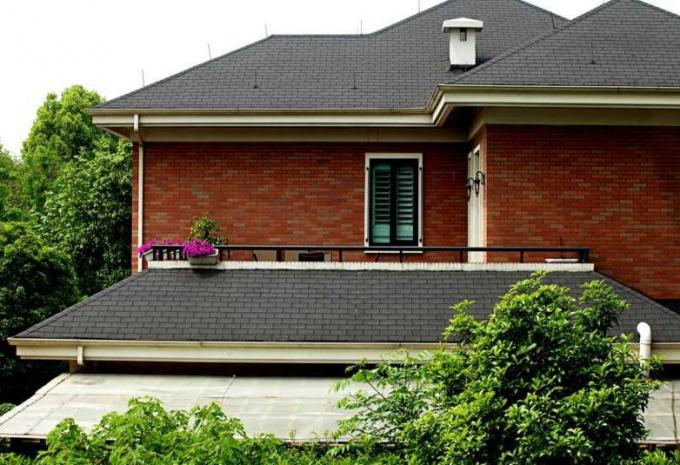 15years Factory Directly Supply Small Flat Asphalt Colored Stone Coated Tiles